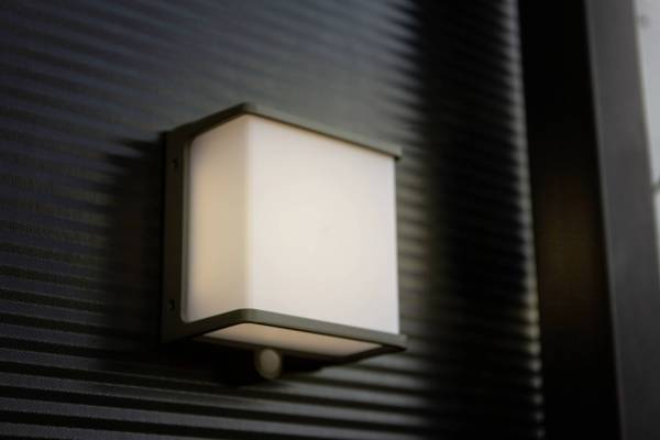 Lutec Solar-Außenstandleuchte mit Bewegungsmelder DOBLO 6943701125 LED 1.5W Neutralweiß Anthrazit